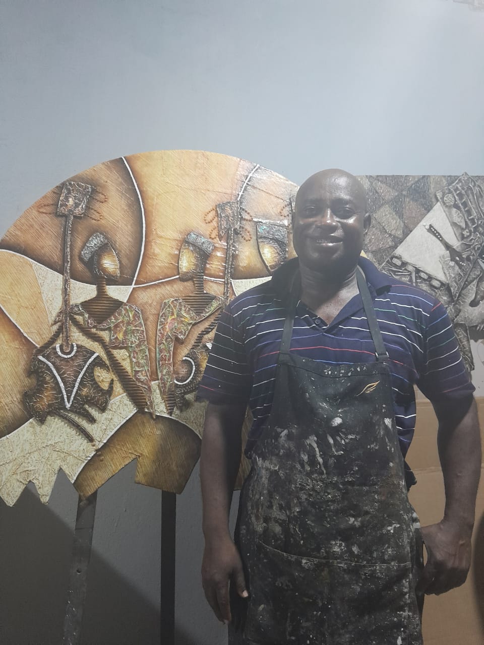 Maurhy F. dans son atelier